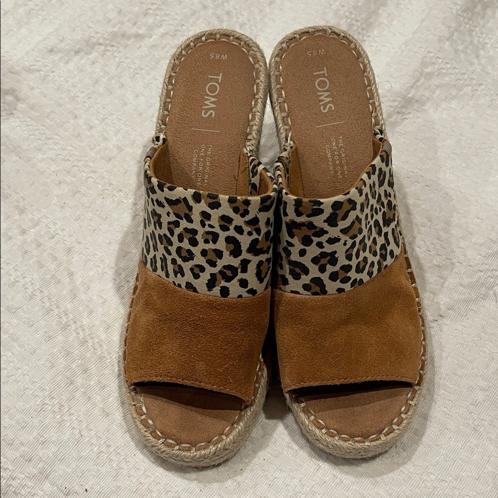 TOMS Women's Leopard and Tan Espadrille Slides